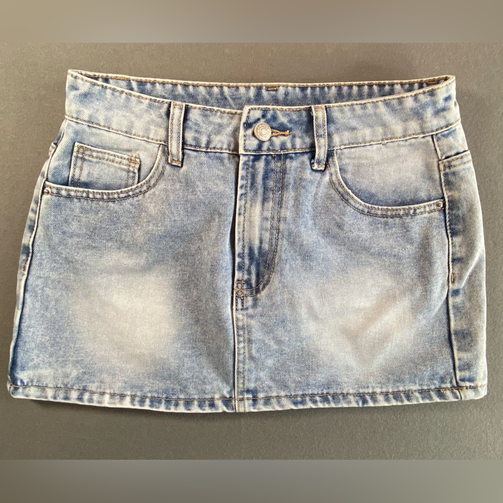 Shein Lightwashed Jean Mini‎ Skirt Size Small